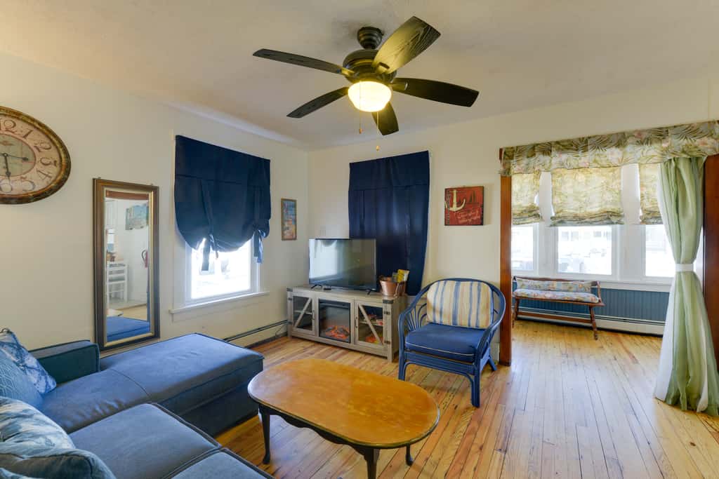 Near Convention Center & Boardwalk! Apt w/ Sunroom