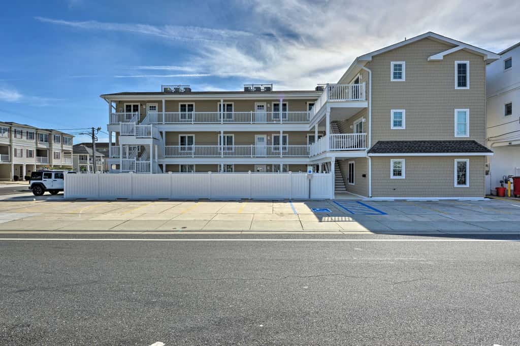 Welcoming Wildwood Condo ~ 1 Block to Beach!