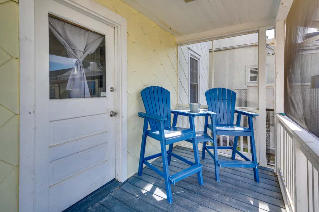 Walk to Convention Center & Boardwalk! Family Apt