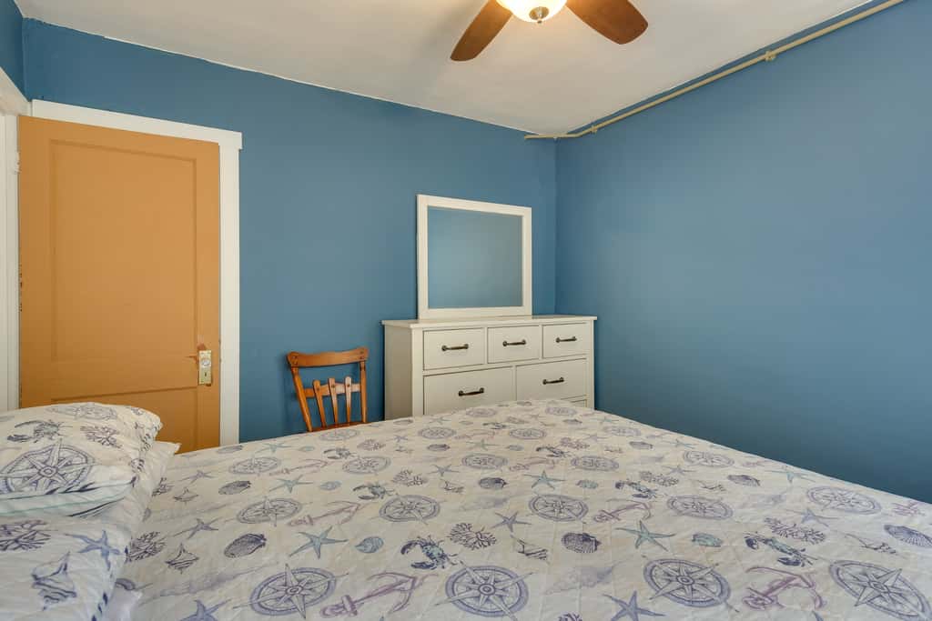 Walk to Convention Center & Boardwalk! Family Apt