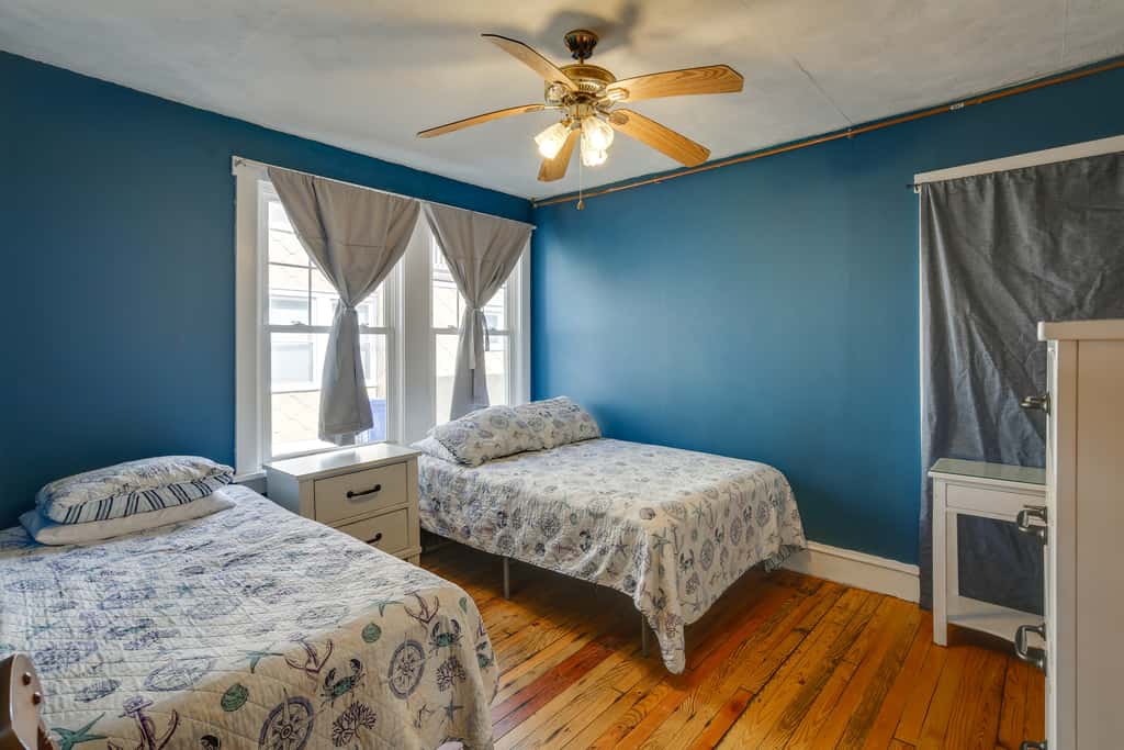 Walk to Convention Center & Boardwalk! Family Apt