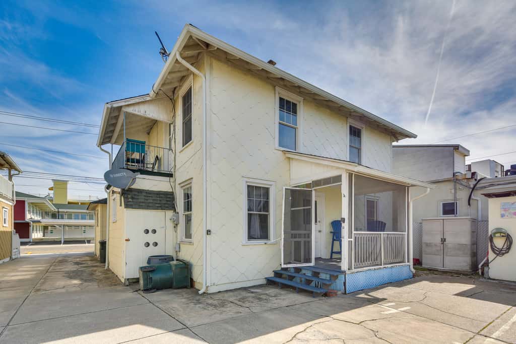 Walk to Convention Center & Boardwalk! Family Apt