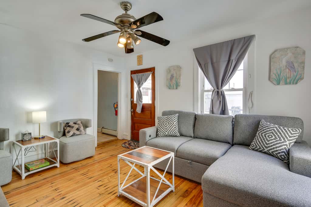 Walk to Convention Center & Boardwalk! Family Apt