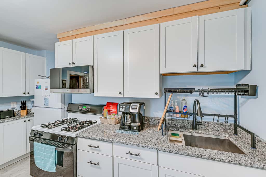 Walk to Convention Center & Boardwalk! Family Apt