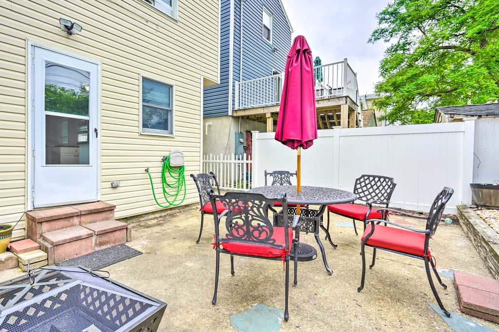 Family-Friendly Keansburg Home: Walk to Beach!
