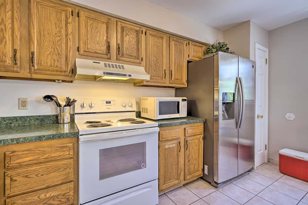 Brigantine Retreat w/ Balconies - Walk to Beach!