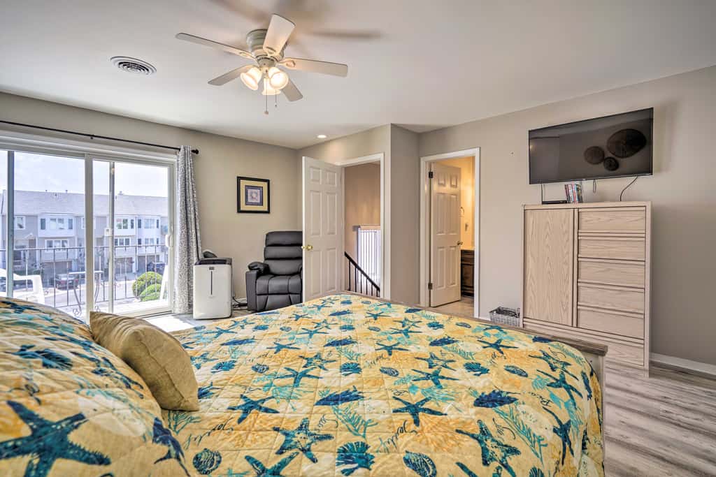 Brigantine Retreat w/ Balconies - Walk to Beach!