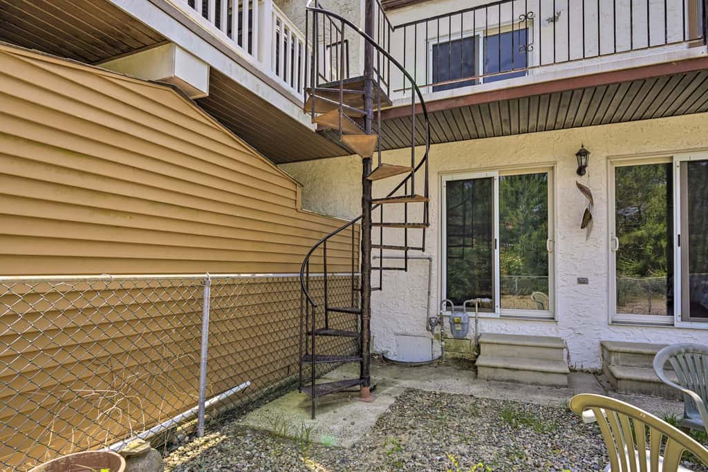 Brigantine Retreat w/ Balconies - Walk to Beach!