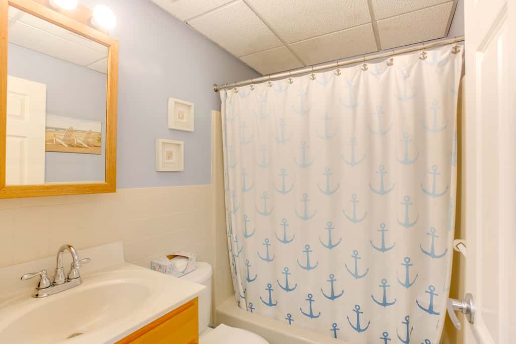 Quaint Wildwood Condo ~ Walk to Beach!