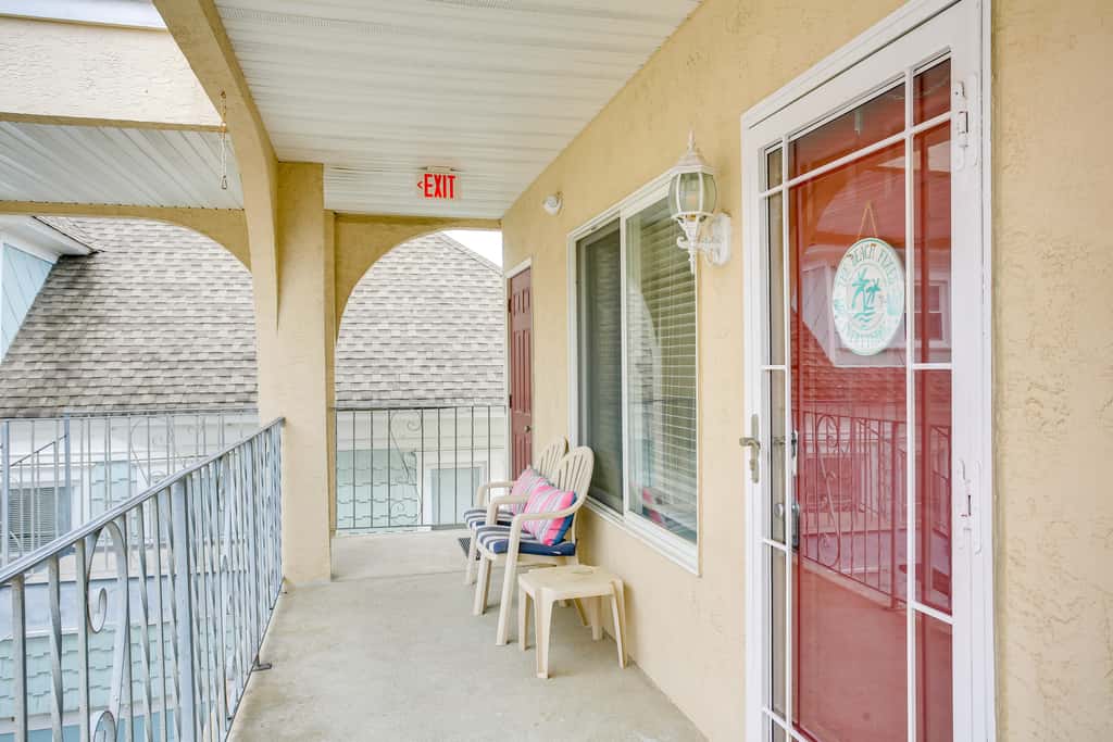 Quaint Wildwood Condo ~ Walk to Beach!