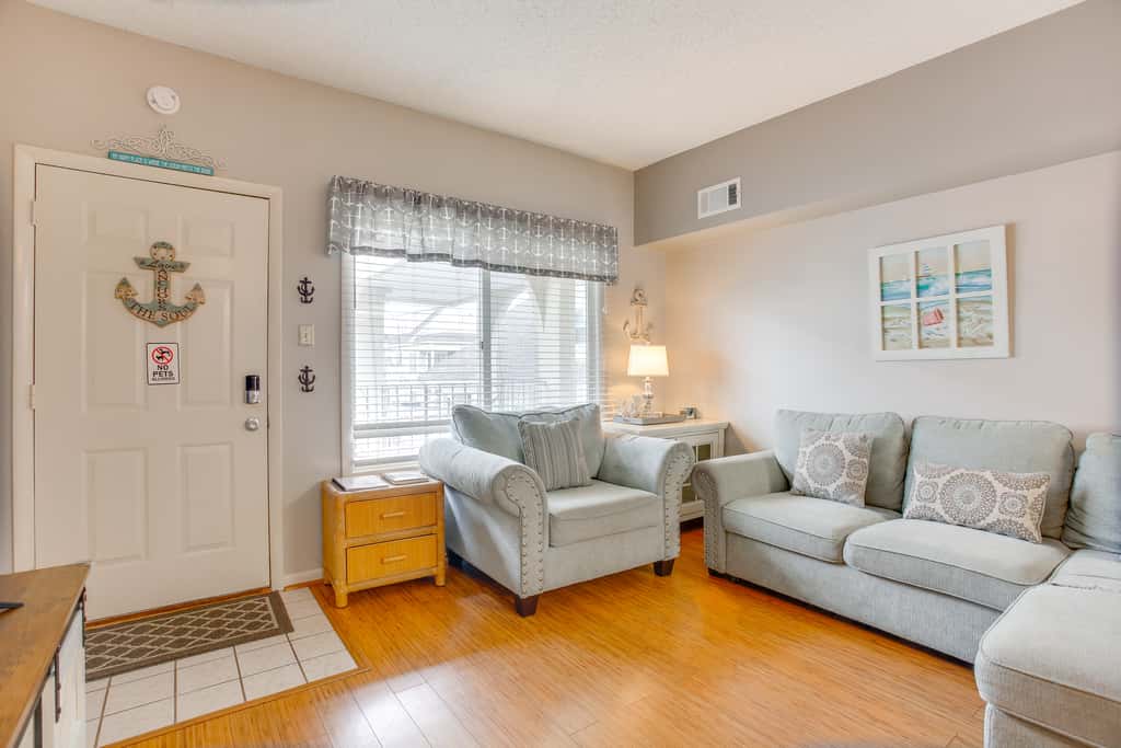 Quaint Wildwood Condo ~ Walk to Beach!