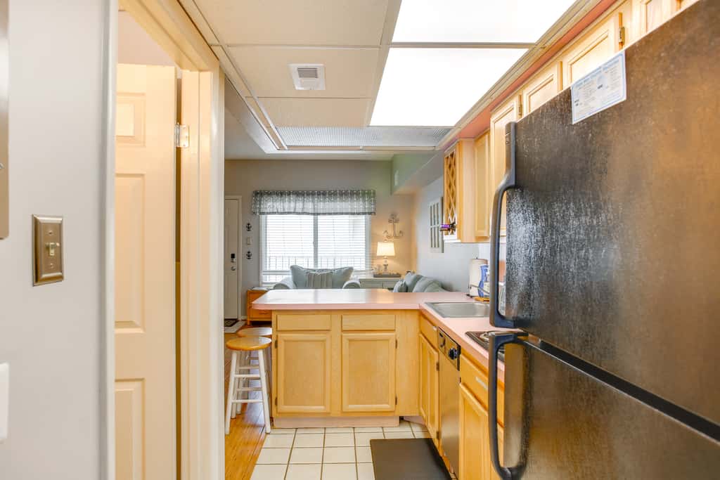 Quaint Wildwood Condo ~ Walk to Beach!