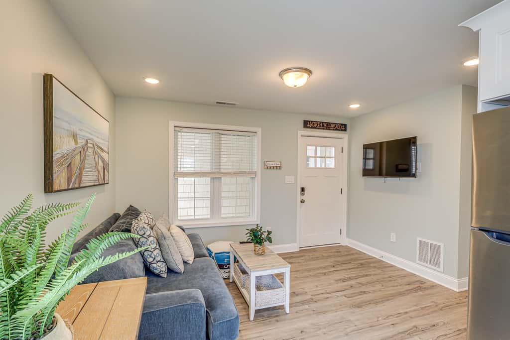 Wildwood Condo w/ Pool Access, Walk to Beach
