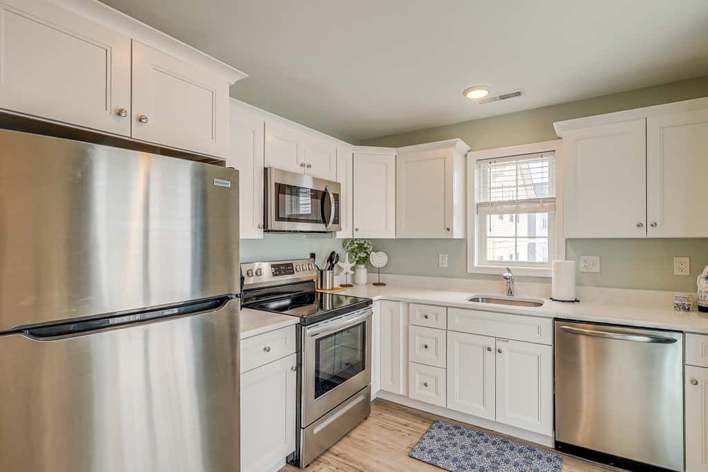 Wildwood Condo w/ Pool Access, Walk to Beach