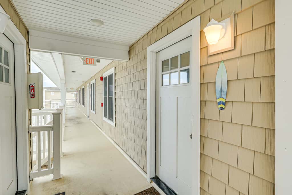 Wildwood Condo w/ Pool Access, Walk to Beach