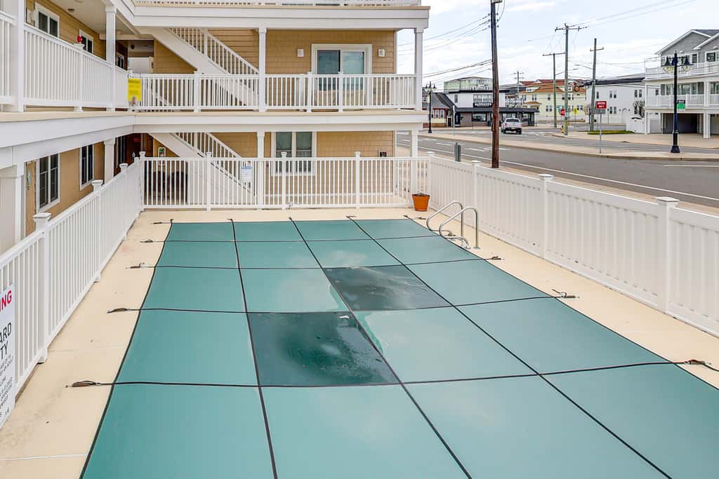 Wildwood Condo w/ Pool Access, Walk to Beach