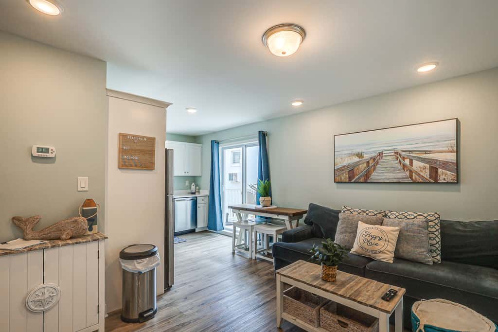 Wildwood Condo w/ Pool Access, Walk to Beach