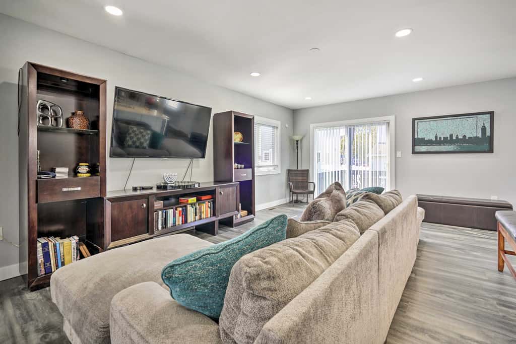 Long Branch Getaway: Grill, 1 Block to Beach!