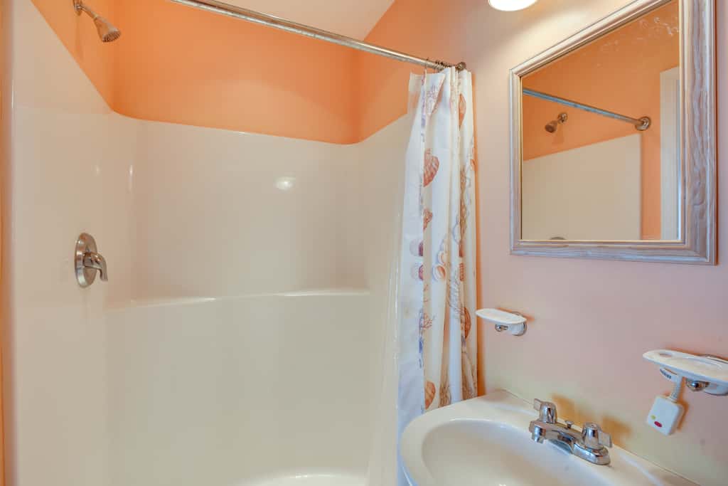 North Wildwood Condo - Beach Across Street!