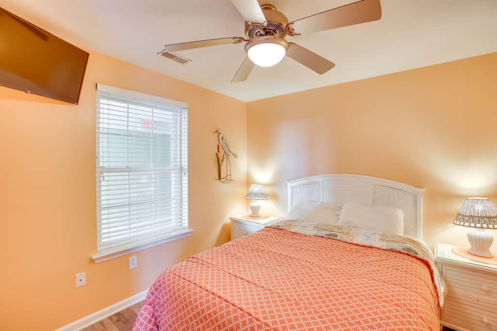 North Wildwood Condo - Beach Across Street!