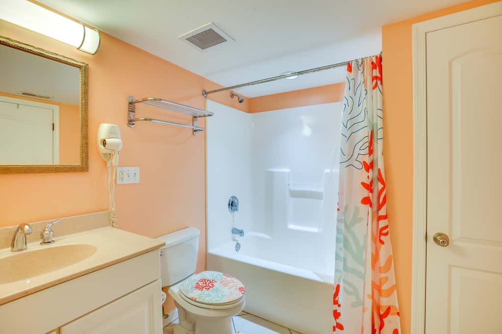 North Wildwood Condo - Beach Across Street!