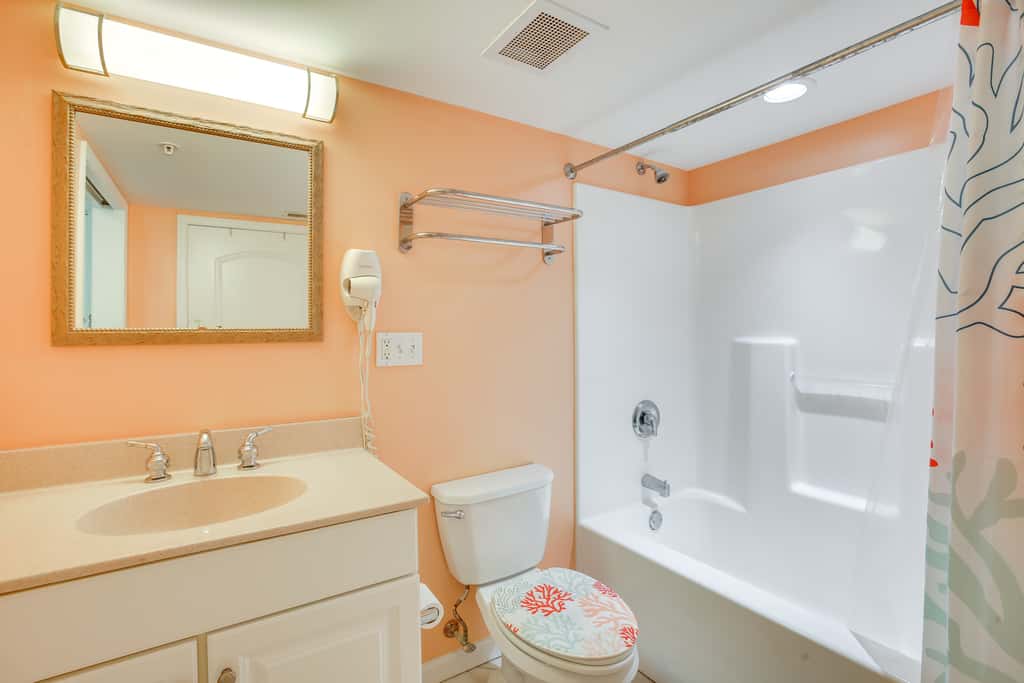North Wildwood Condo - Beach Across Street!