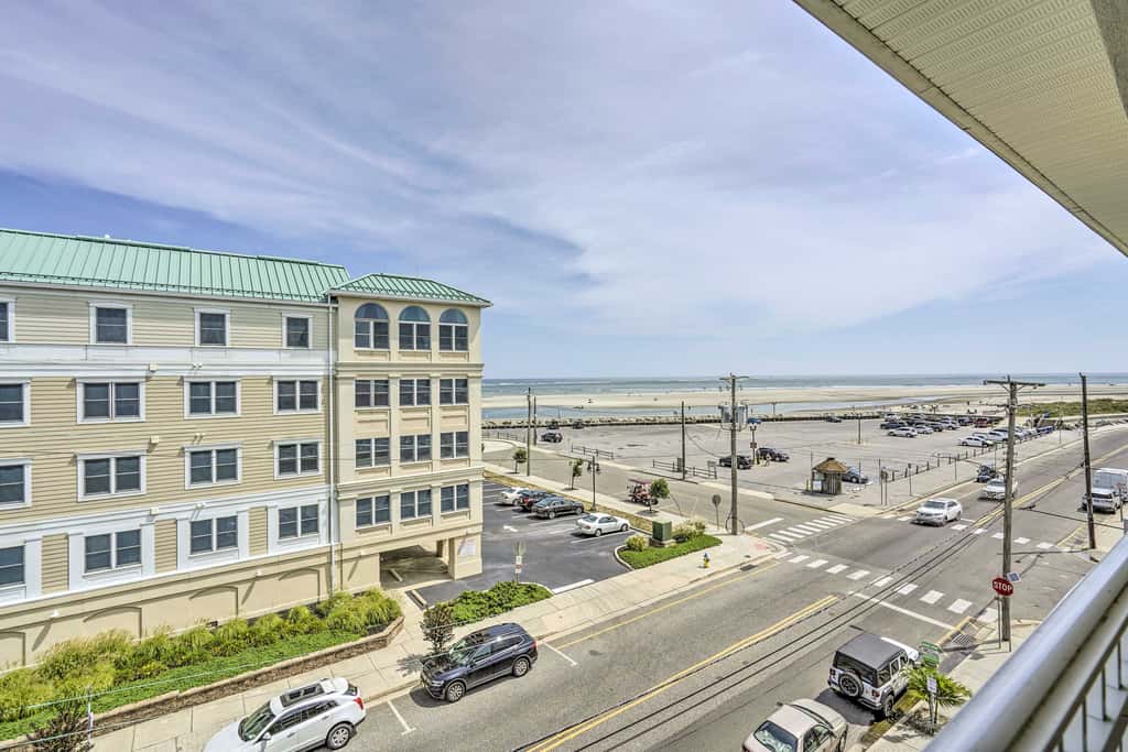 North Wildwood Condo - Beach Across Street!