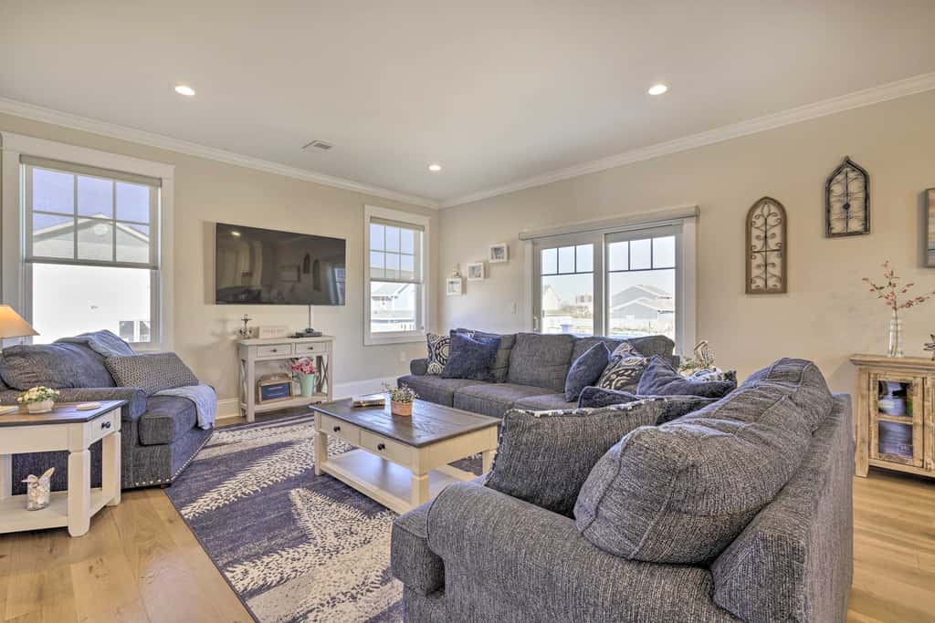 Long Branch Home < 1 Mi to Beach!
