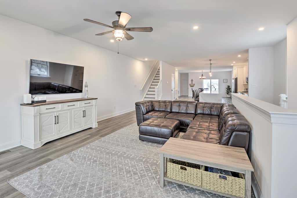 New Townhome < Half Mi to Beach!