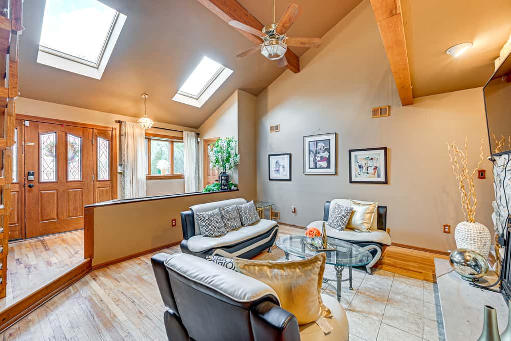 < 1 Mi to Ocean Gate Beach! Lovely Home w/ Hot Tub