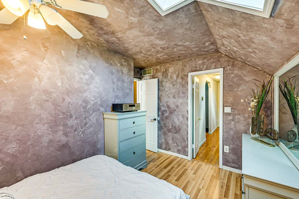 < 1 Mi to Ocean Gate Beach! Lovely Home w/ Hot Tub