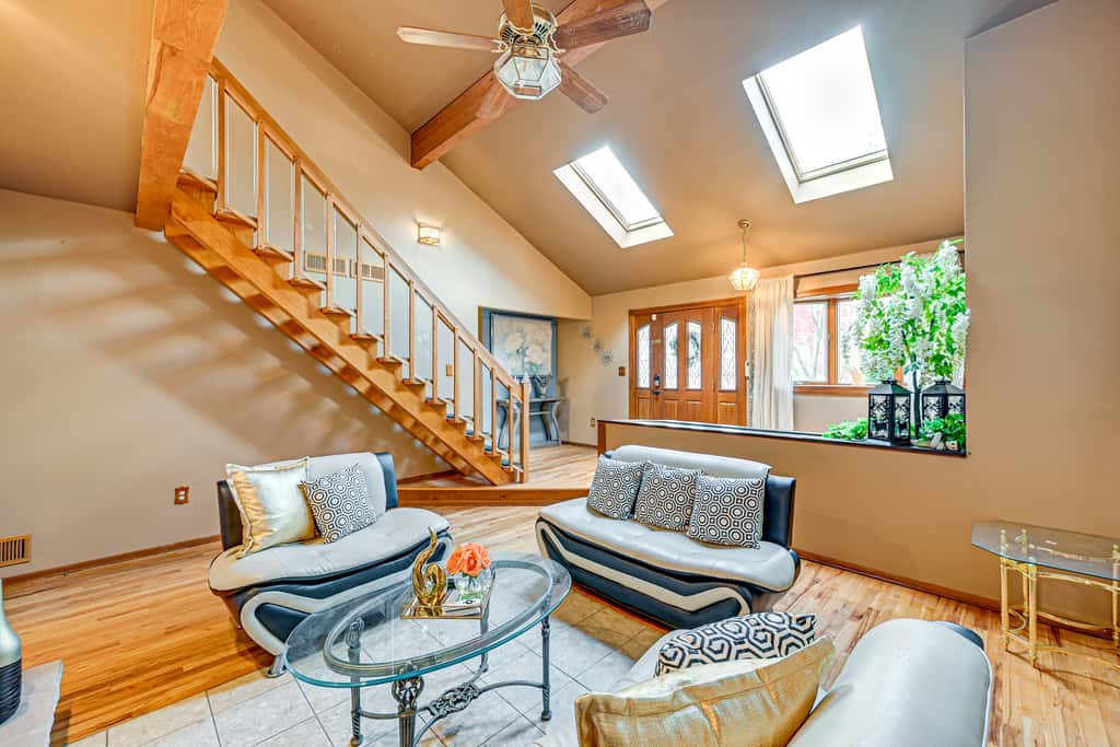 < 1 Mi to Ocean Gate Beach! Lovely Home w/ Hot Tub
