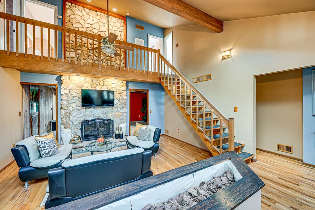 < 1 Mi to Ocean Gate Beach! Lovely Home w/ Hot Tub