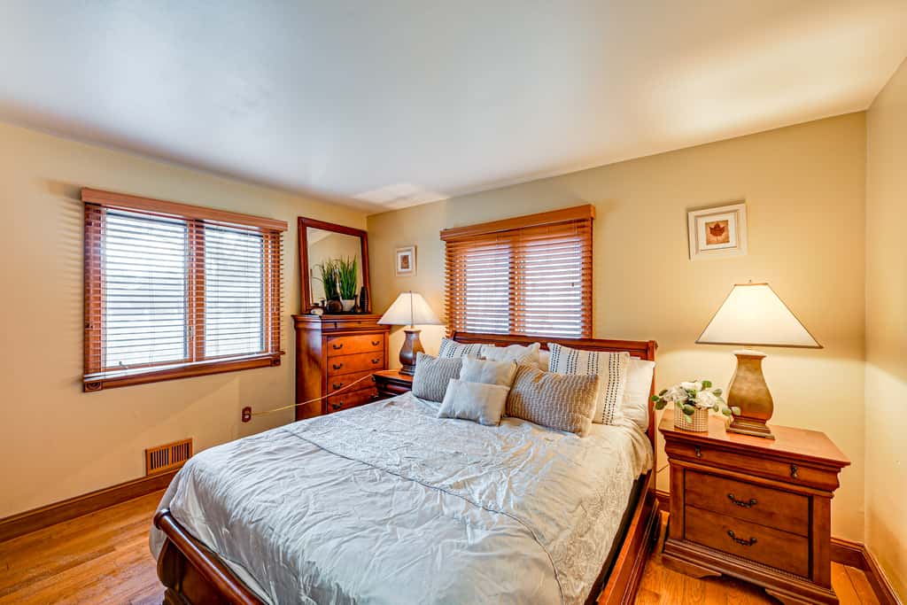 < 1 Mi to Ocean Gate Beach! Lovely Home w/ Hot Tub