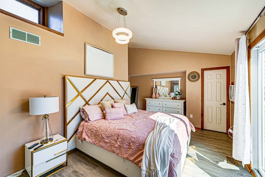 < 1 Mi to Ocean Gate Beach! Lovely Home w/ Hot Tub