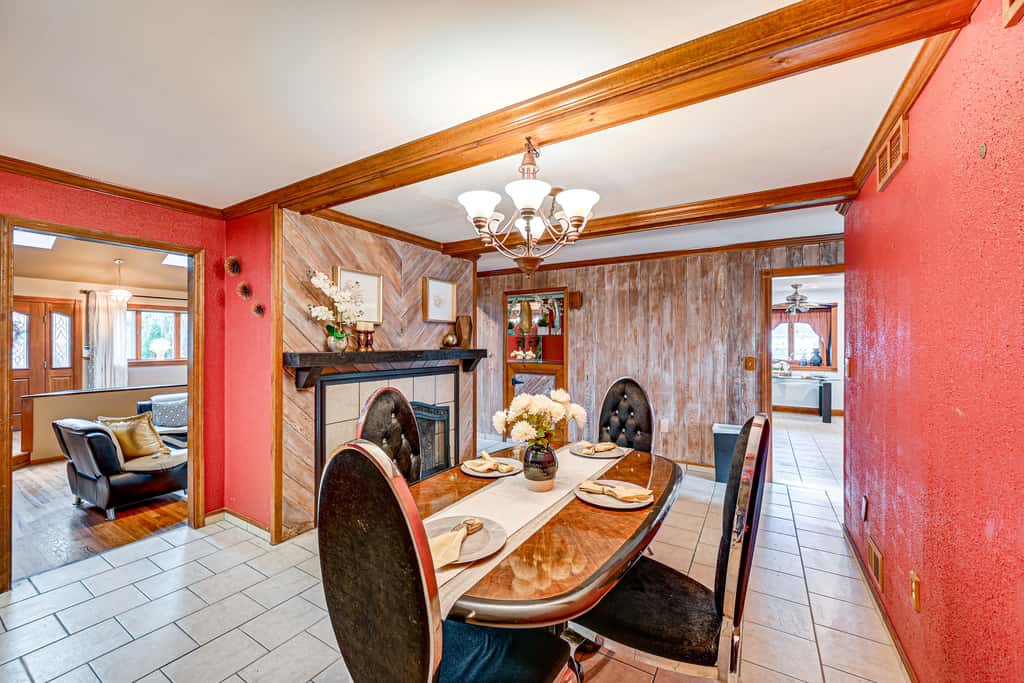 < 1 Mi to Ocean Gate Beach! Lovely Home w/ Hot Tub