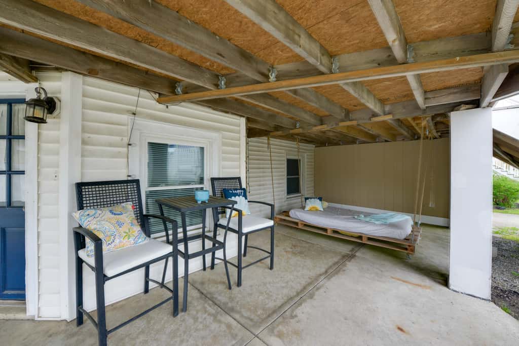 North Wildwood Home w/ Porch ~ 3 Blocks to Beach!