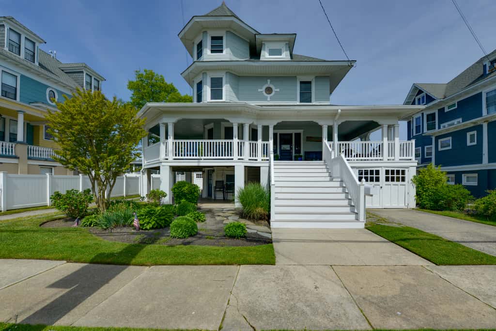 North Wildwood Home w/ Porch ~ 3 Blocks to Beach!