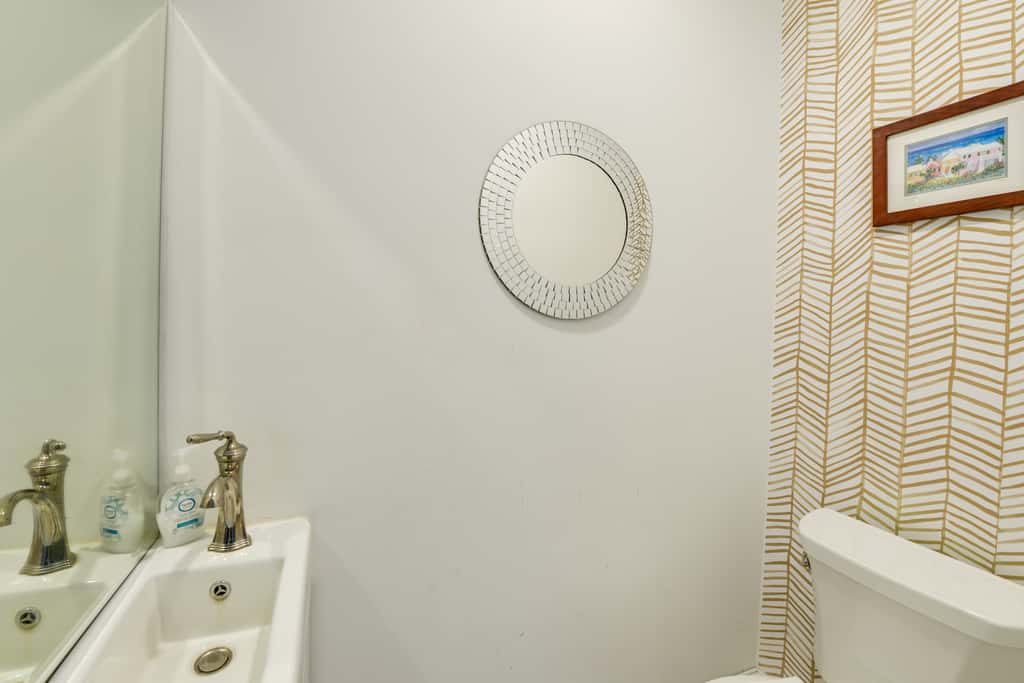 North Wildwood Home w/ Porch ~ 3 Blocks to Beach!