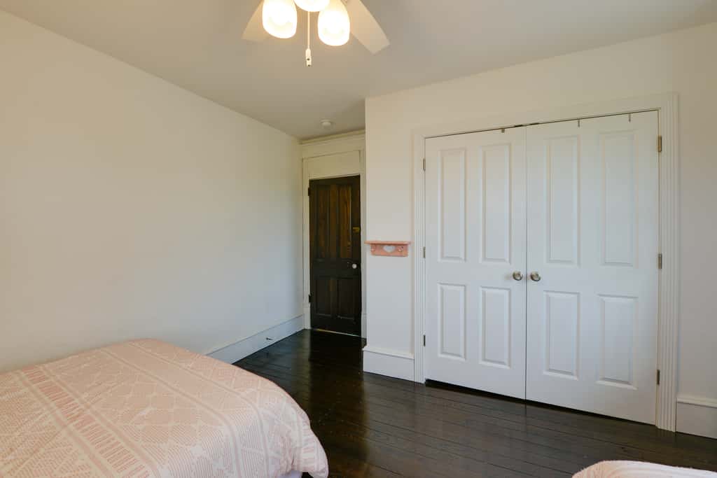 North Wildwood Home w/ Porch ~ 3 Blocks to Beach!