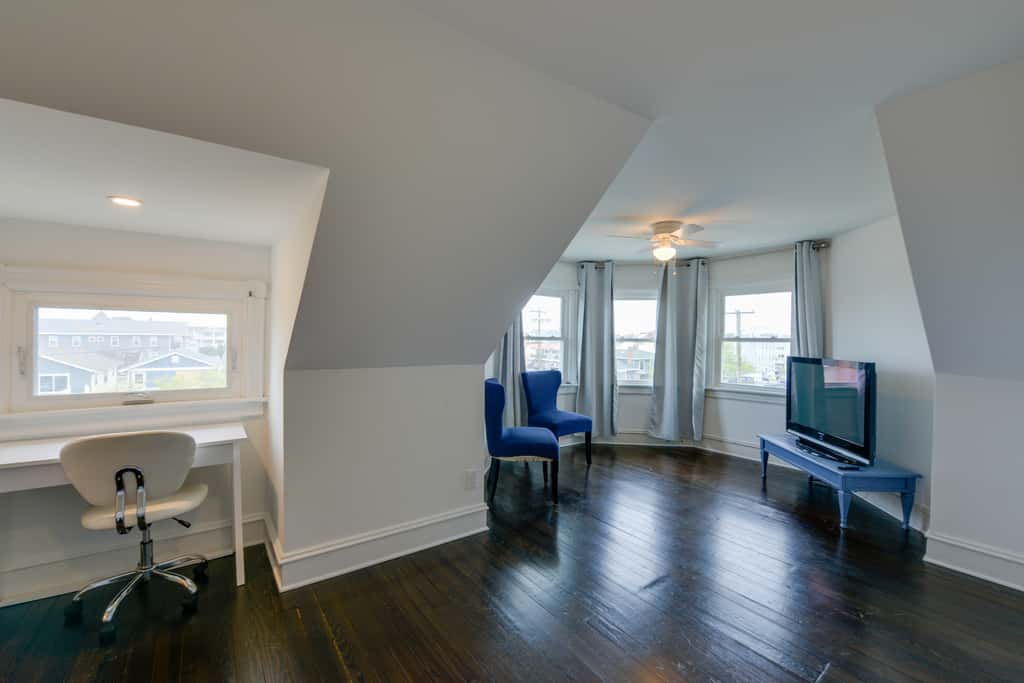 North Wildwood Home w/ Porch ~ 3 Blocks to Beach!