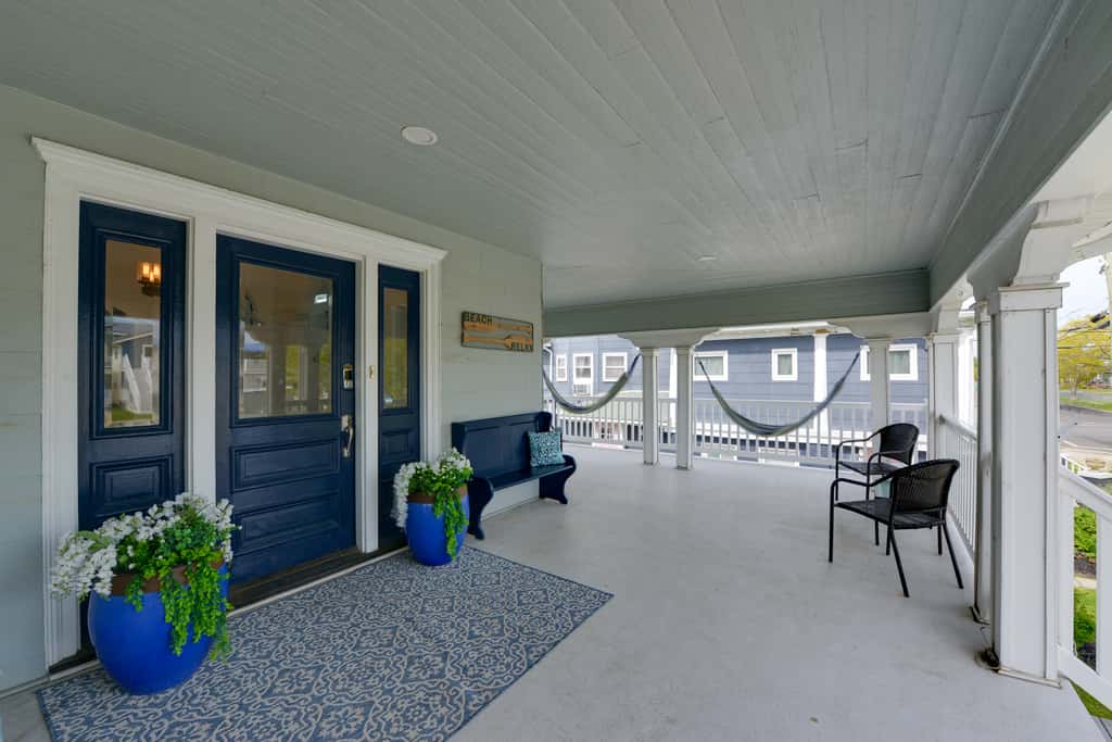 North Wildwood Home w/ Porch ~ 3 Blocks to Beach!