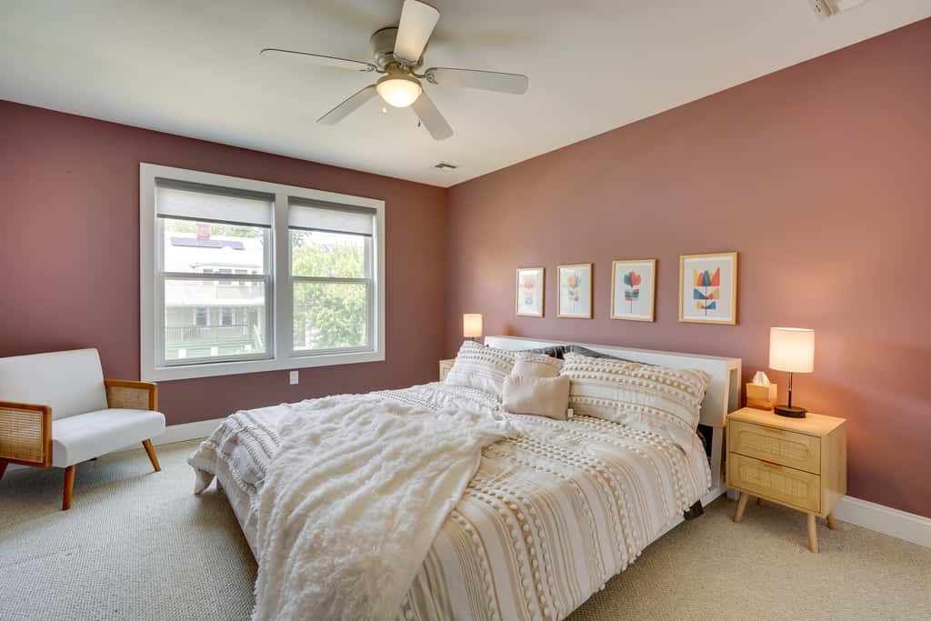 Gorgeous Keansburg Home w/ Pool: Walk to Beach!