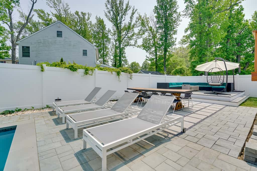Gorgeous Keansburg Home w/ Pool: Walk to Beach!