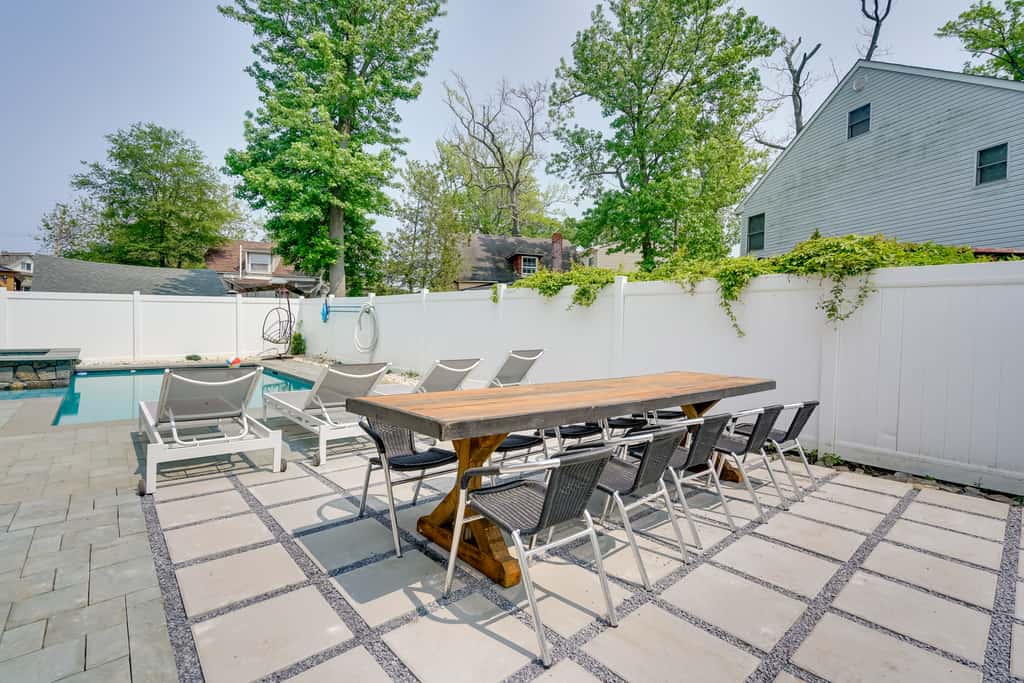 Gorgeous Keansburg Home w/ Pool: Walk to Beach!