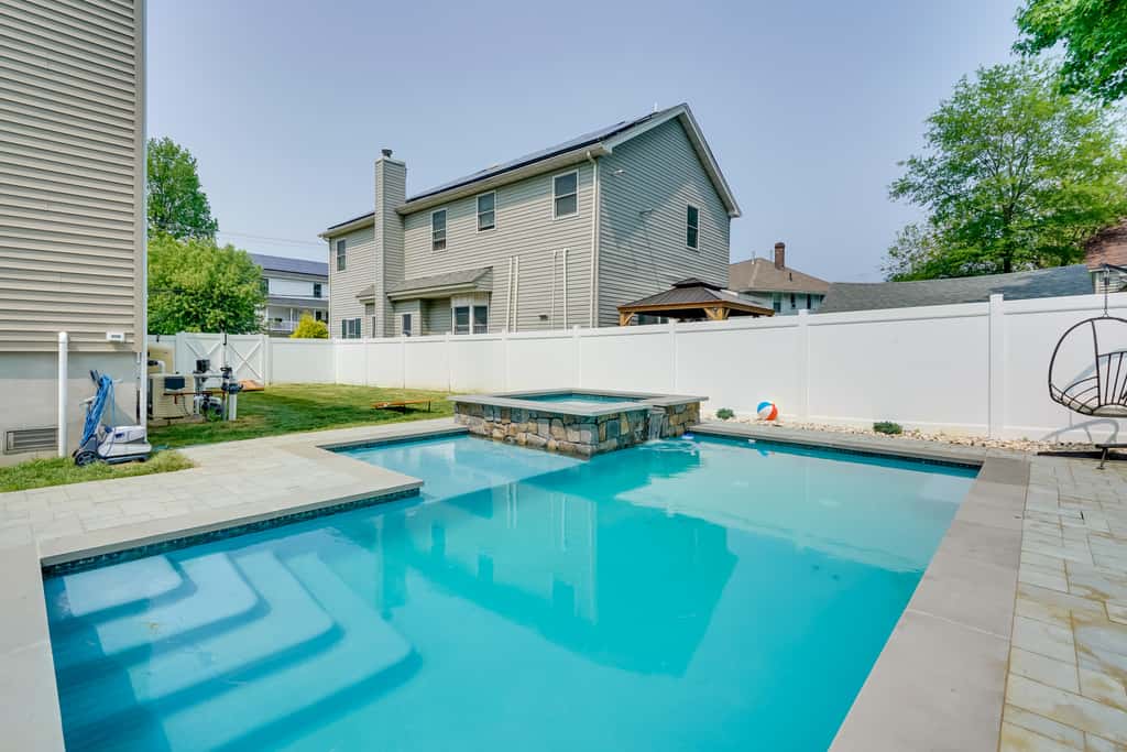 Gorgeous Keansburg Home w/ Pool: Walk to Beach!