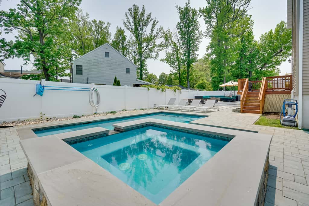 Gorgeous Keansburg Home w/ Pool: Walk to Beach!