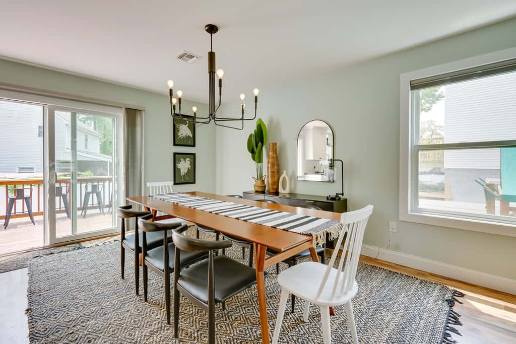 Gorgeous Keansburg Home w/ Pool: Walk to Beach!