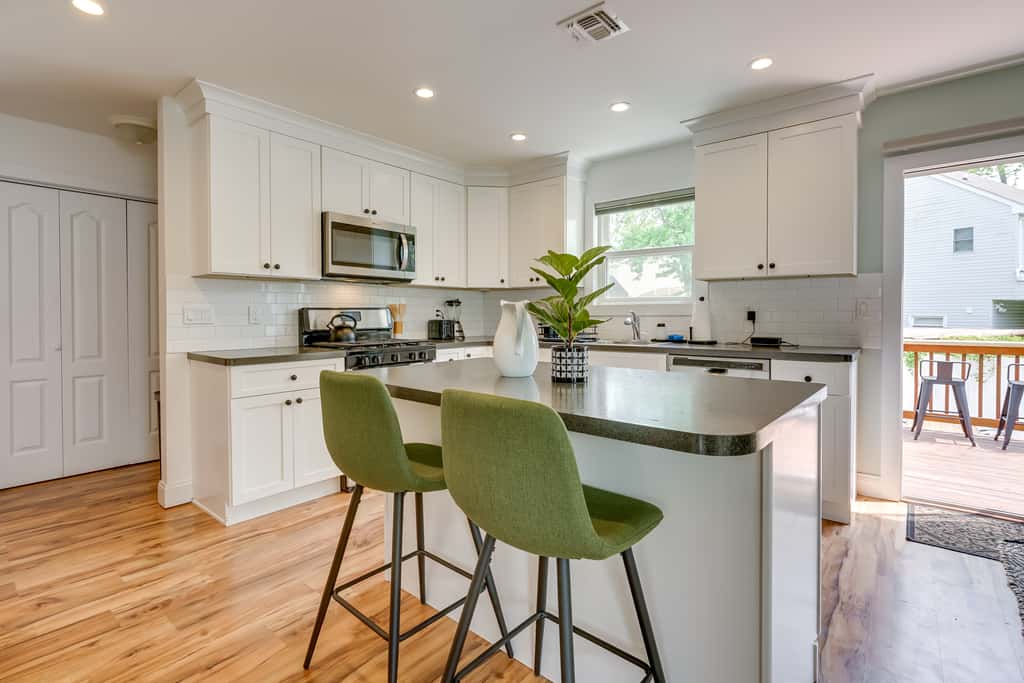 Gorgeous Keansburg Home w/ Pool: Walk to Beach!