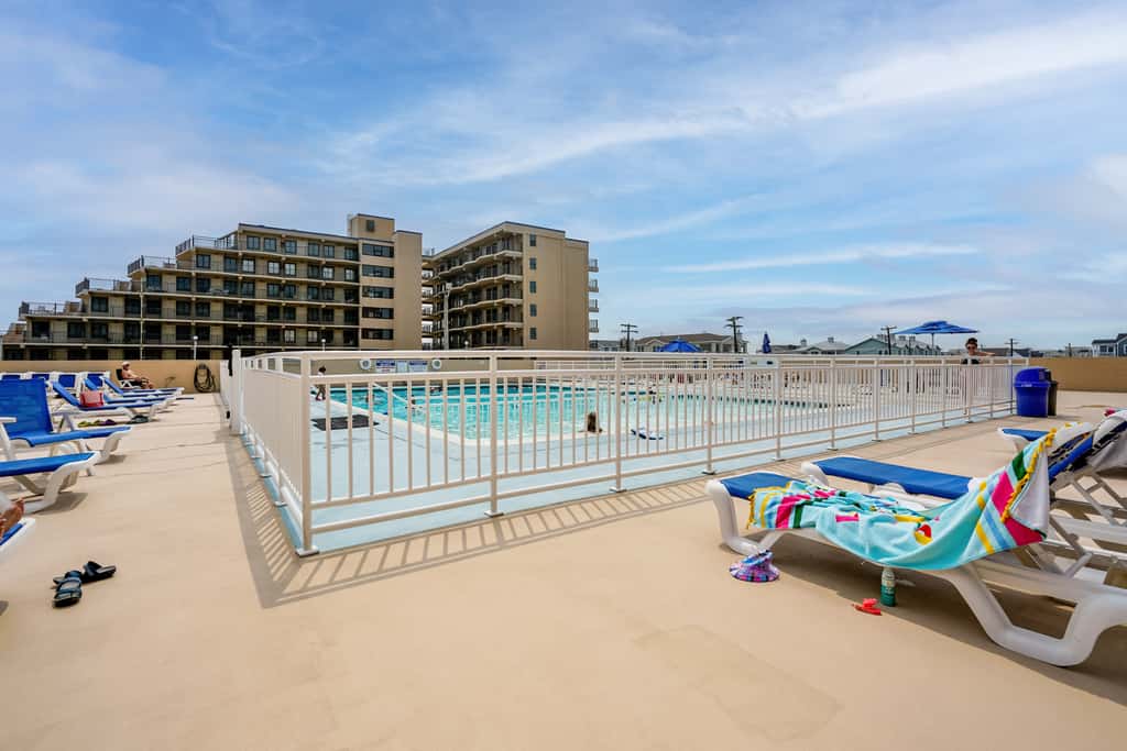 Beachfront Fourth-Floor Condo w/ Community Pool!
